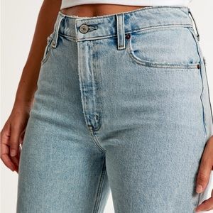 EUC Abercrombie & Fitch Curve Love High Rise 90s Relaxed Jean